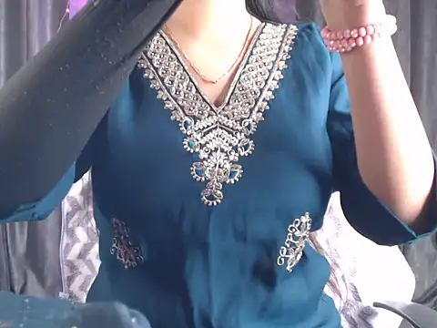 Snapshot of Sexy_Myra18 chatting on 02.03.25 Sexy Myra18 online show from 02.03.25