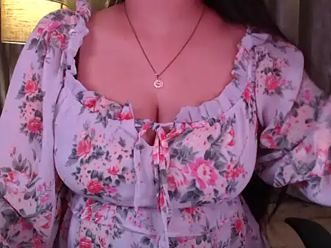 Snapshot of Sexy_Myra18 chatting on 11.28.25 Sexy Myra18 online show from 11.28.25