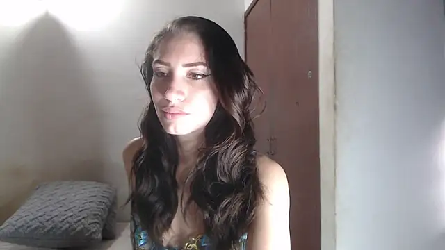aurelialux online show from 03.04.25