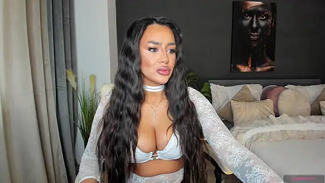 Snapshot of Sonia__Rey chatting on 04.21.26 Sonia Rey online show from 04.21.26