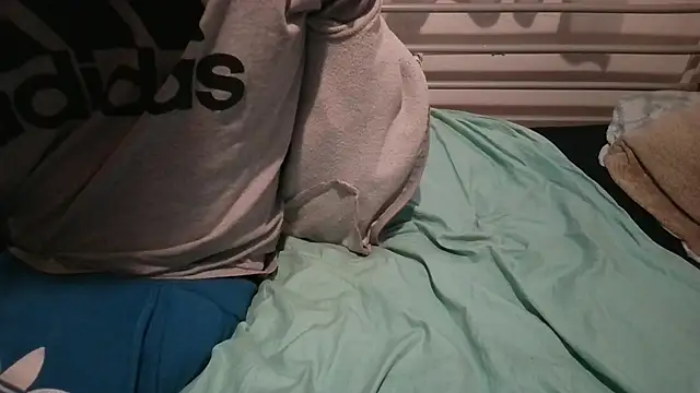 Snapshot of krissraw chatting on 01.03.25 krissraw online show from 01.03.25