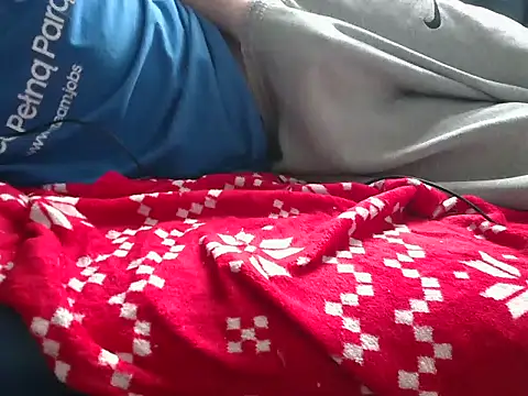 Snapshot of krissraw chatting on 10.18.25 krissraw online show from 10.18.25