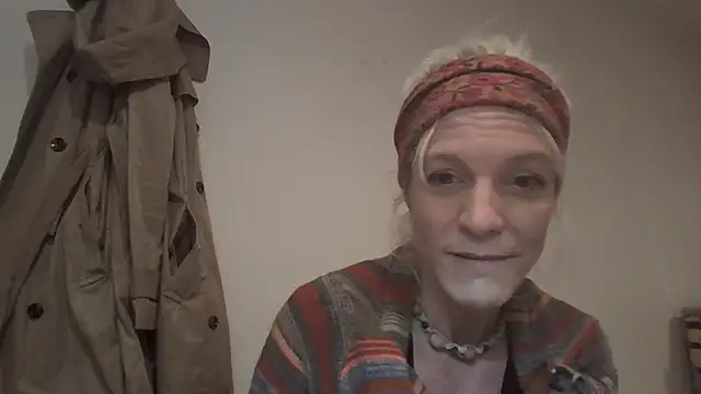 Snapshot of AddieAssets chatting on 12.06.24 AddieAssets online show from 12.06.24