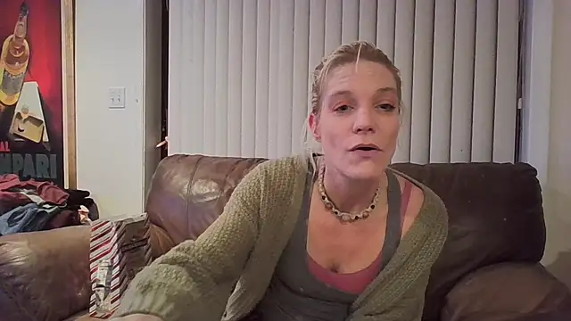 Snapshot of AddieAssets chatting on 12.10.24 AddieAssets online show from 12.10.24