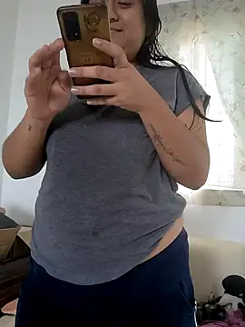 Snapshot of EmpaticBolillo chatting on 10.08.25 EmpaticBolillo online show from 10.08.25