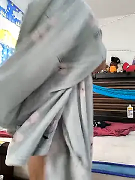 Snapshot of EmpaticBolillo chatting on 11.27.25 EmpaticBolillo online show from 11.27.25