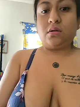 Snapshot of EmpaticBolillo chatting on 12.16.25 EmpaticBolillo online show from 12.16.25