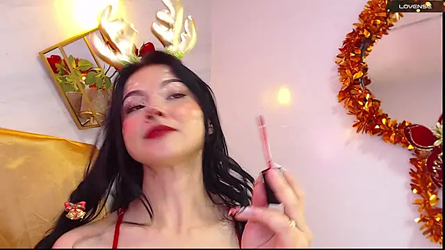 Snapshot of _Rouse_v chatting on 12.21.24 Rouse v online show from 12.21.24