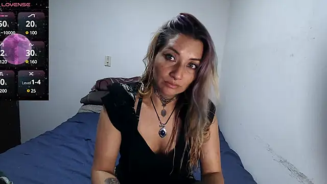 Snapshot of FENIX_LUXURY chatting on 02.05.25 FENIX LUXURY online show from 02.05.25