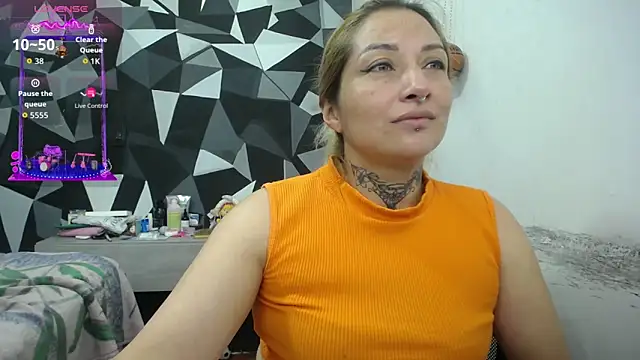 Snapshot of FENIX_LUXURY chatting on 12.23.25 FENIX LUXURY online show from 12.23.25