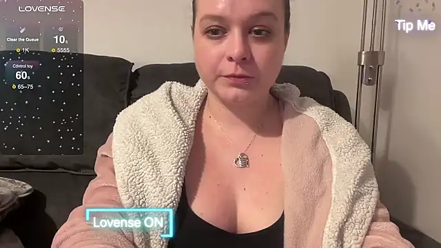 NaughtyWifeUK online show from 02.21.25