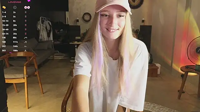 Snapshot of adele_lyv chatting on 01.31.25 adele lyv online show from 01.31.25