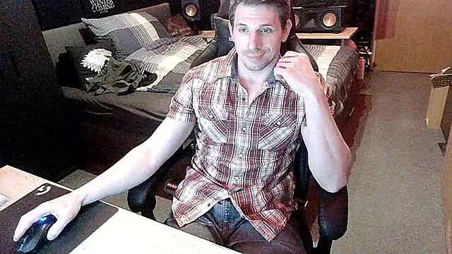 Snapshot of dreamwallker21 chatting on 02.18.26 dreamwallker21 online show from 02.18.26