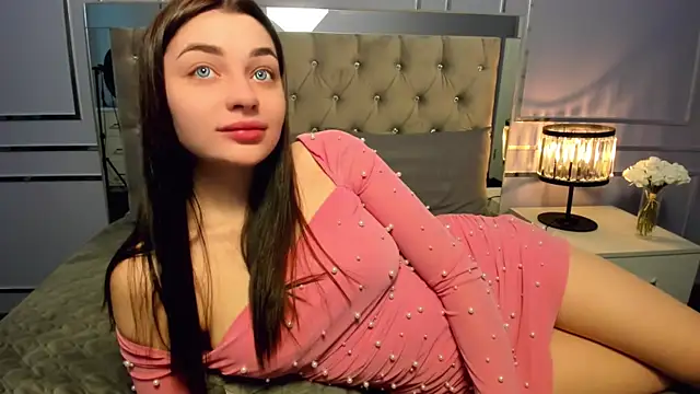 Snapshot of AngelinaWett chatting on 02.27.25 AngelinaWett online show from 02.27.25