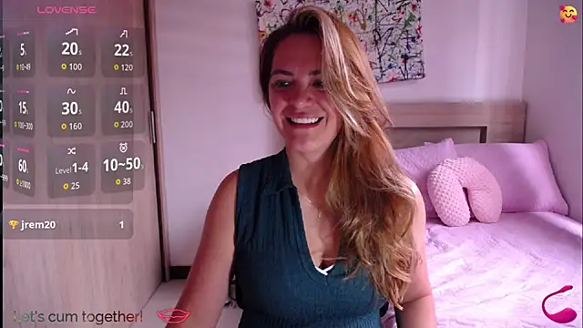 Snapshot of ParisW chatting on 09.08.25 ParisW online show from 09.08.25