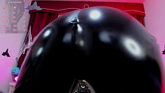 Maddissonlove online show from 10.19.25