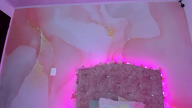 Daisy  rose online show from 02.13.25