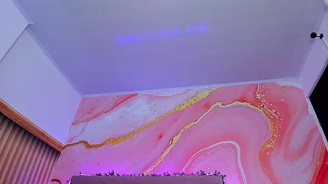 Daisy  rose online show from 02.24.25