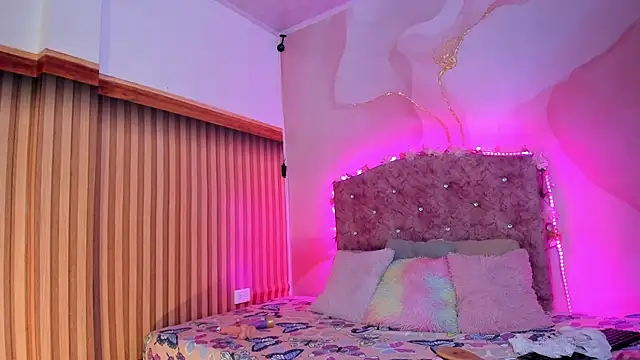 Daisy  rose online show from 03.15.25