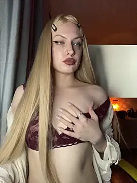 LolaBrattySweetie online show from 10.15.25