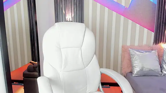 emily layton online show from 09.09.25