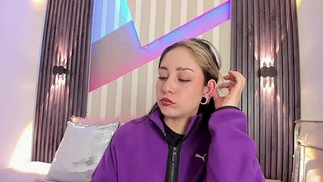 emily layton online show from 10.20.25