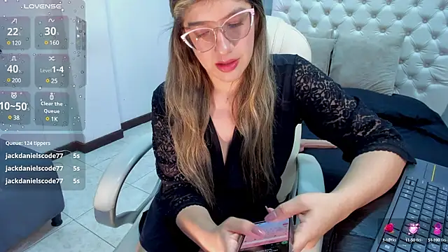 Snapshot of SEXMILLA_ chatting on 03.15.25 SEXMILLA online show from 03.15.25