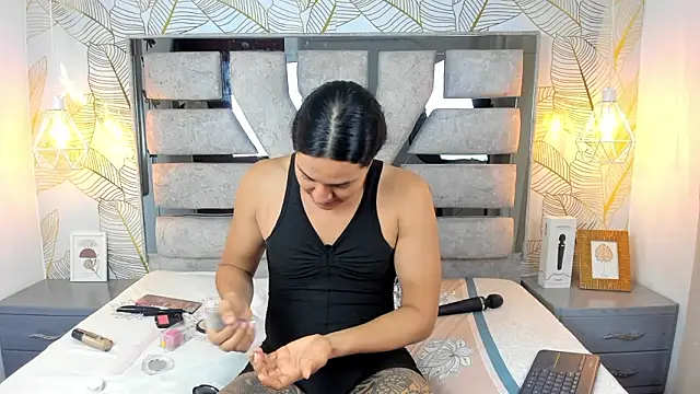 Alison Chan  online show from 02.14.26