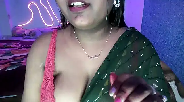 expression queen online show from 12.15.24