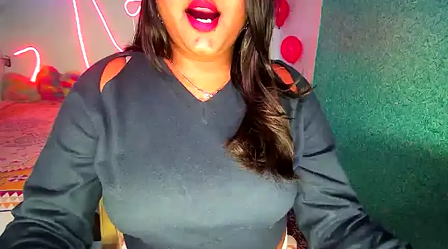 expression queen online show from 02.25.25