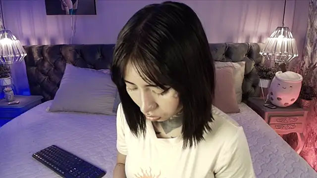 Evangeline bell online show from 11.26.25