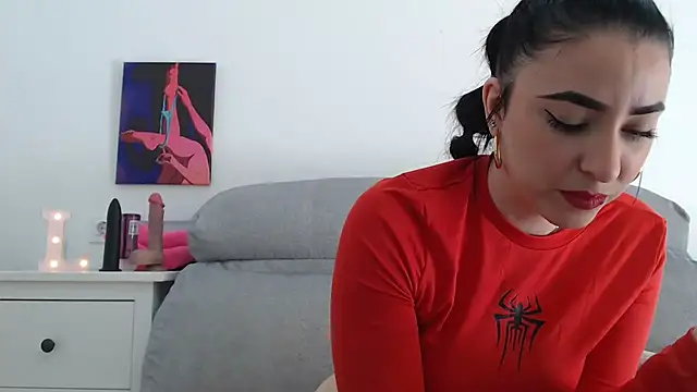 Snapshot of leilacam25 chatting on 11.23.25 leilacam25 online show from 11.23.25