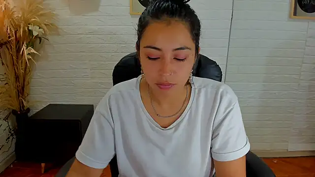 Aisha 09 online show from 03.07.25