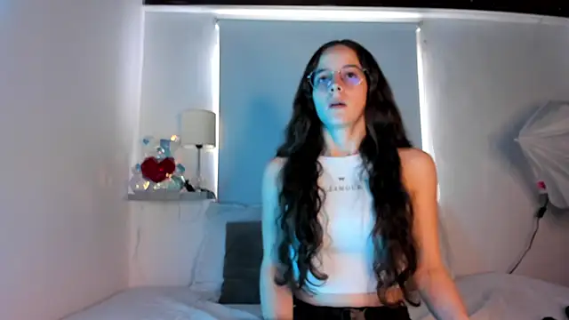 Snapshot of _ashleymiller chatting on 02.19.25 ashleymiller online show from 02.19.25