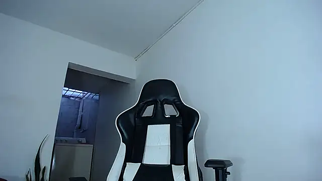 Snapshot of diamond_black00 chatting on 01.18.25 diamond black00 online show from 01.18.25