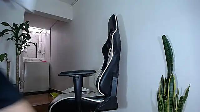 Snapshot of diamond_black00 chatting on 03.22.25 diamond black00 online show from 03.22.25