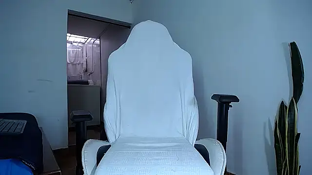 Snapshot of diamond_black00 chatting on 11.22.25 diamond black00 online show from 11.22.25