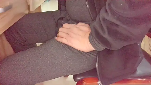 huzi518 online show from 11.23.25