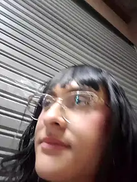 Kiitygirl online show from 12.24.24