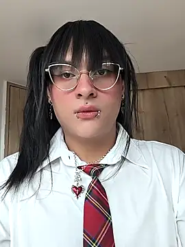 Kiitygirl online show from 10.25.25