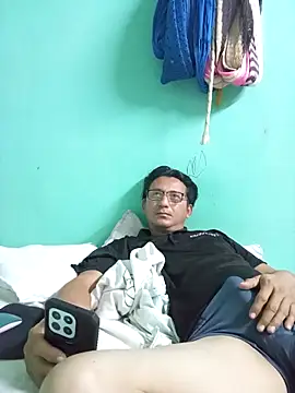 Andresguz35 online show from 02.10.26