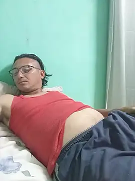 Snapshot of Andresguz35 chatting on 07.15.26 Andresguz35 online show from 07.15.26