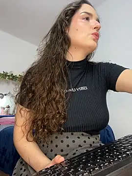 tatianaAlvarez1 online show from 10.29.25