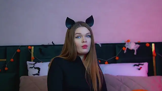 CrystalLyons online show from 10.27.25