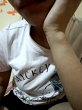 Snapshot of Sanaya_7 chatting on 12.02.24 Sanaya 7 online show from 12.02.24