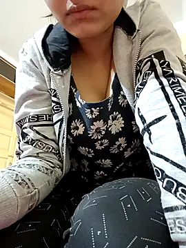 Snapshot of Sanaya_7 chatting on 12.26.24 Sanaya 7 online show from 12.26.24