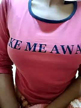 Snapshot of Sanaya_7 chatting on 01.12.25 Sanaya 7 online show from 01.12.25