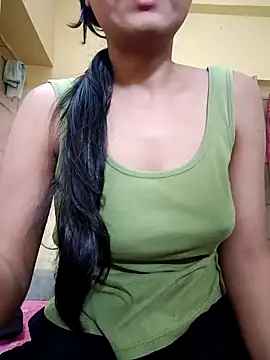 Snapshot of Sanaya_7 chatting on 01.22.25 Sanaya 7 online show from 01.22.25