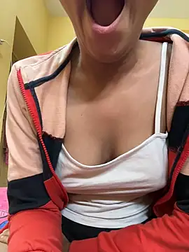 Snapshot of Sanaya_7 chatting on 01.28.25 Sanaya 7 online show from 01.28.25