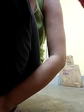 Snapshot of Sanaya_7 chatting on 02.12.25 Sanaya 7 online show from 02.12.25